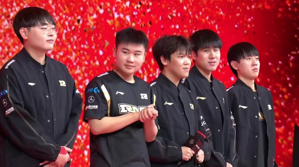 当太阳队依 当太阳队依