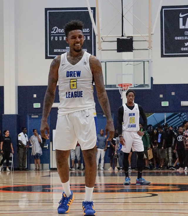 与多数在二 与多数在二